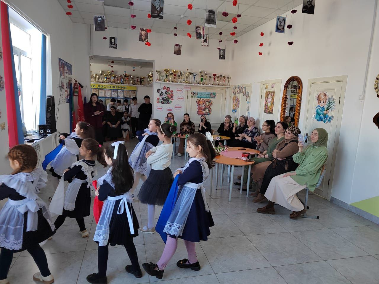Праздничный концерт к Международному женскому дню.